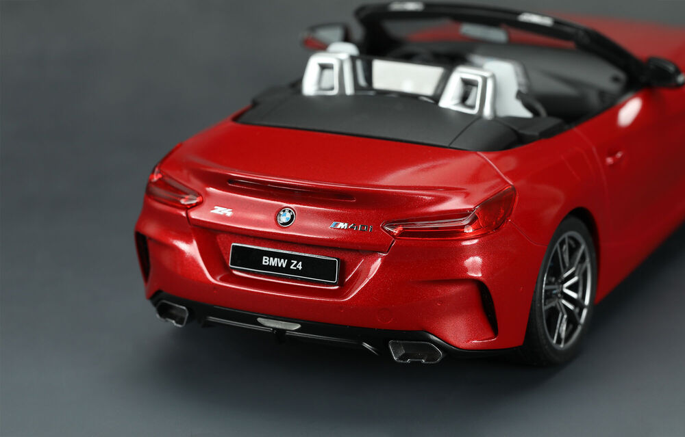 Meng 1/24 BMW Z4 M40i (CS-005) — New — image 9 of 15