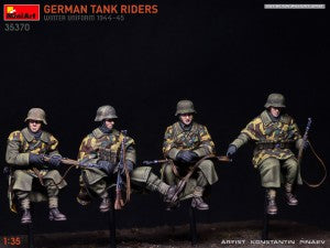 MiniArt 1/35 German Tank Riders Winter Uniform 1944-45 (35370)