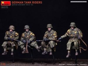 MiniArt 1/35 German Tank Riders Winter Uniform 1944-45 (35370)