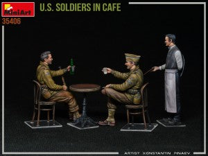 MiniArt 1/35 U.S. Soldiers in Cafe (35406)