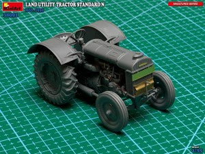 MiniArt 1/35 Land Utility Tractor Standard N Mod. 1935 (38091)